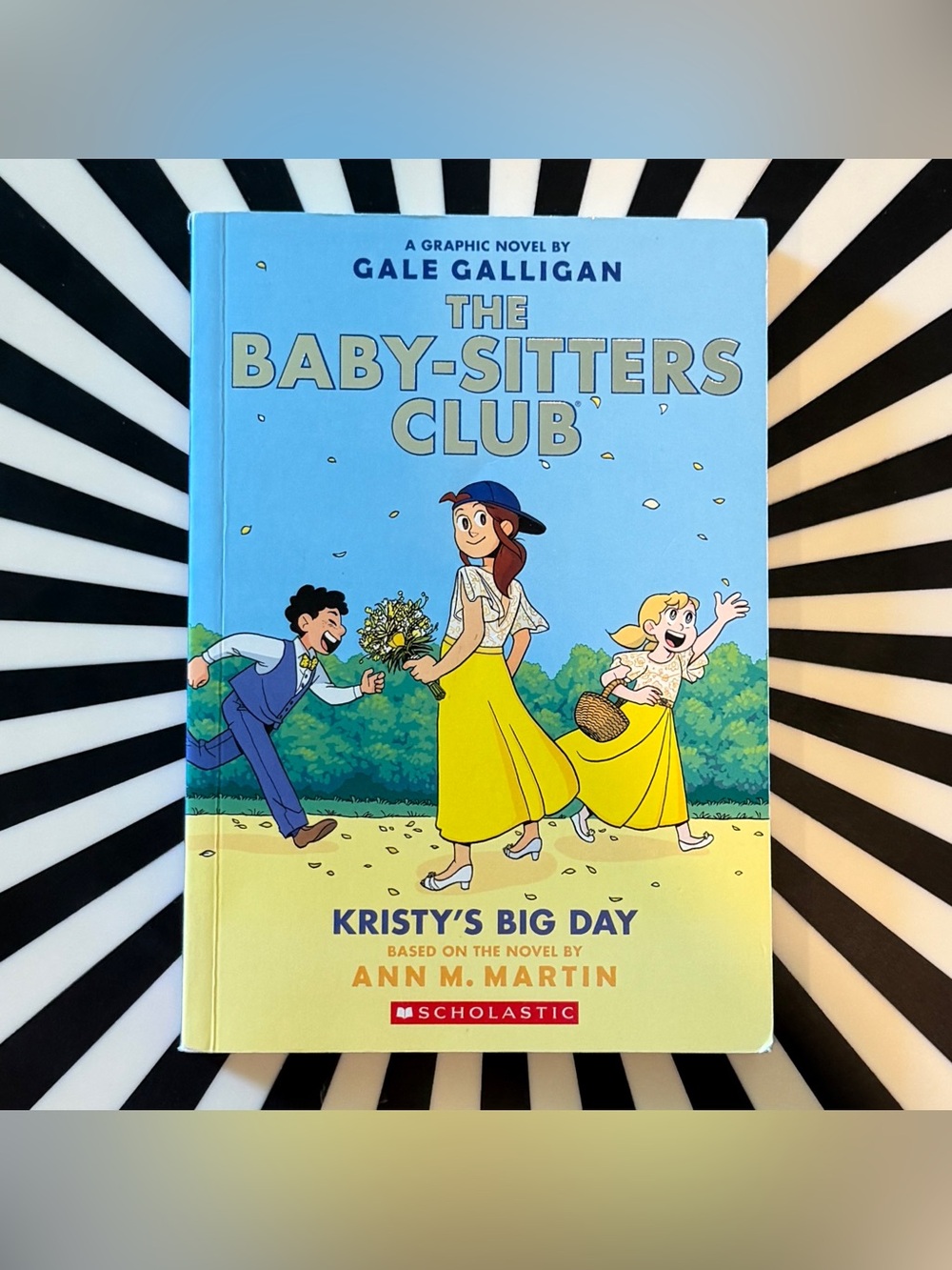 Scholastic The Baby-Sitters Club — Blue & Yellow Illustrated Graphic Novel